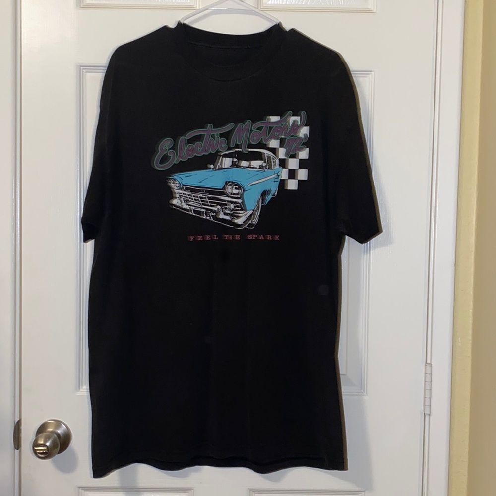 Brandy Melville electric motors 72’ graphic tee